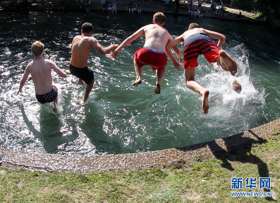 央视:街兔等首批新国标电单车线下 阻燃防火技术升级