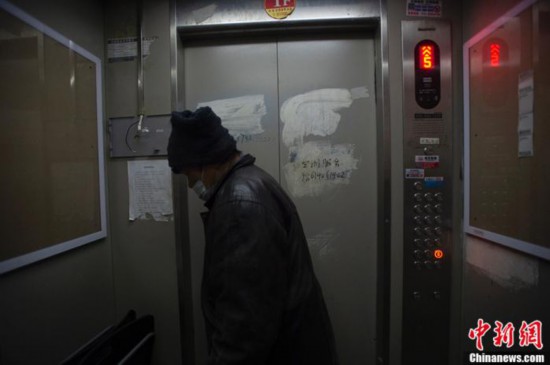 老旧电梯安全事故引关注 电梯有退休年龄吗？