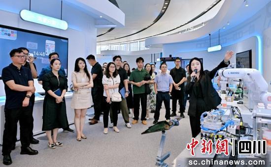 鸿蒙开发者交流会金融专场在成都举行