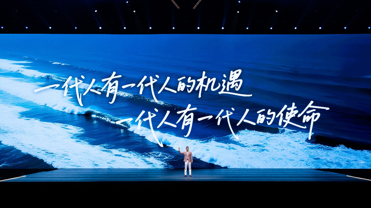 荣耀以技术硬度兑换人文温度
