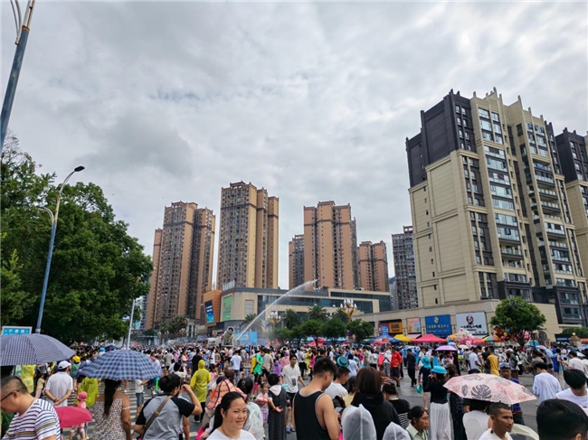 数智织锦绘“天眼”盛景 联通匠心护水龙狂欢