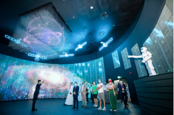 用AI点亮“华夏之光” 优必选机器人正式亮相迪拜世博会中国馆