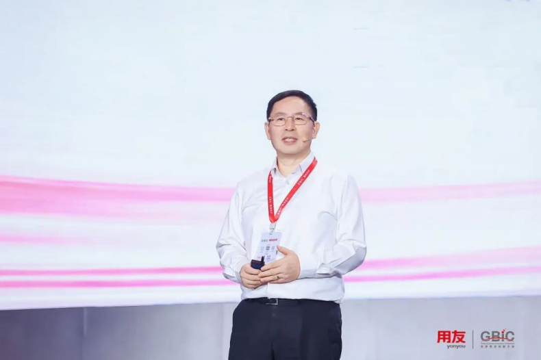 用友王文京：驾驭AI 驱动增长